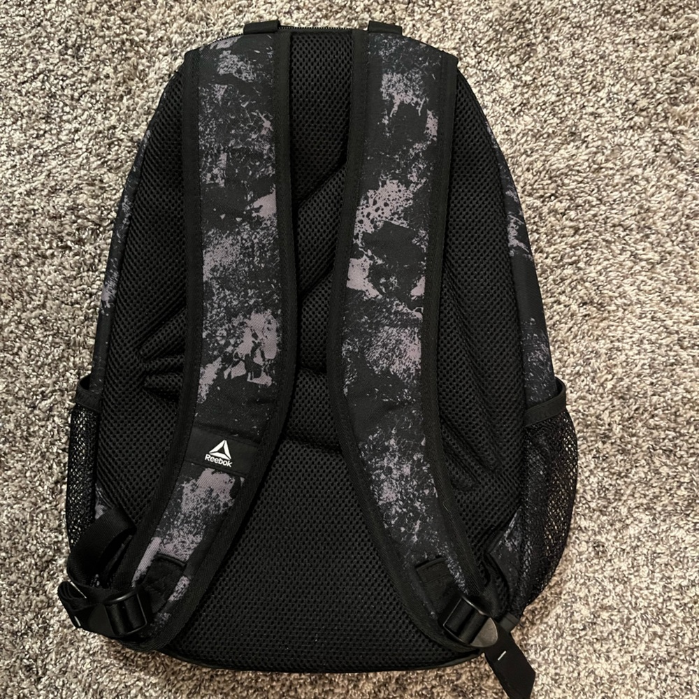 NWOT Reebok Black Backpack - Picture 3 of 3